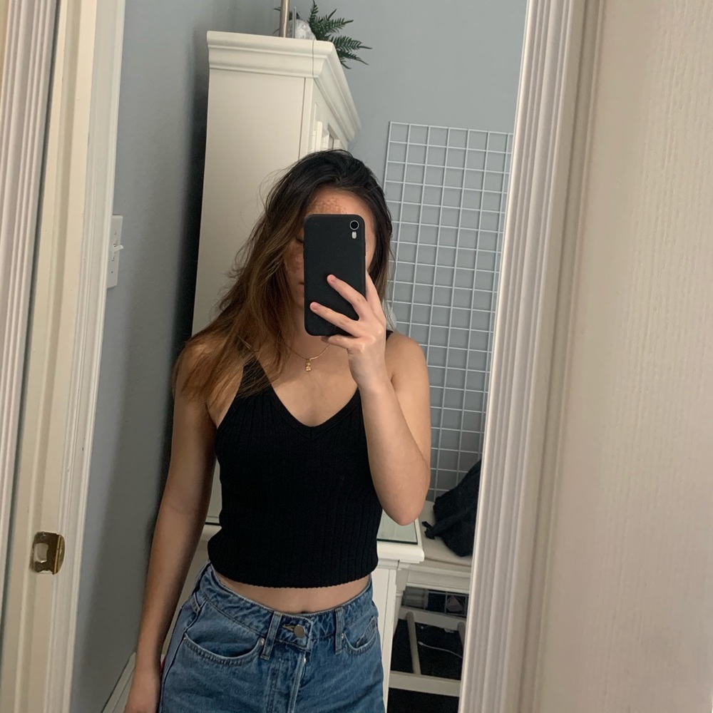 Cropped ribbed tank